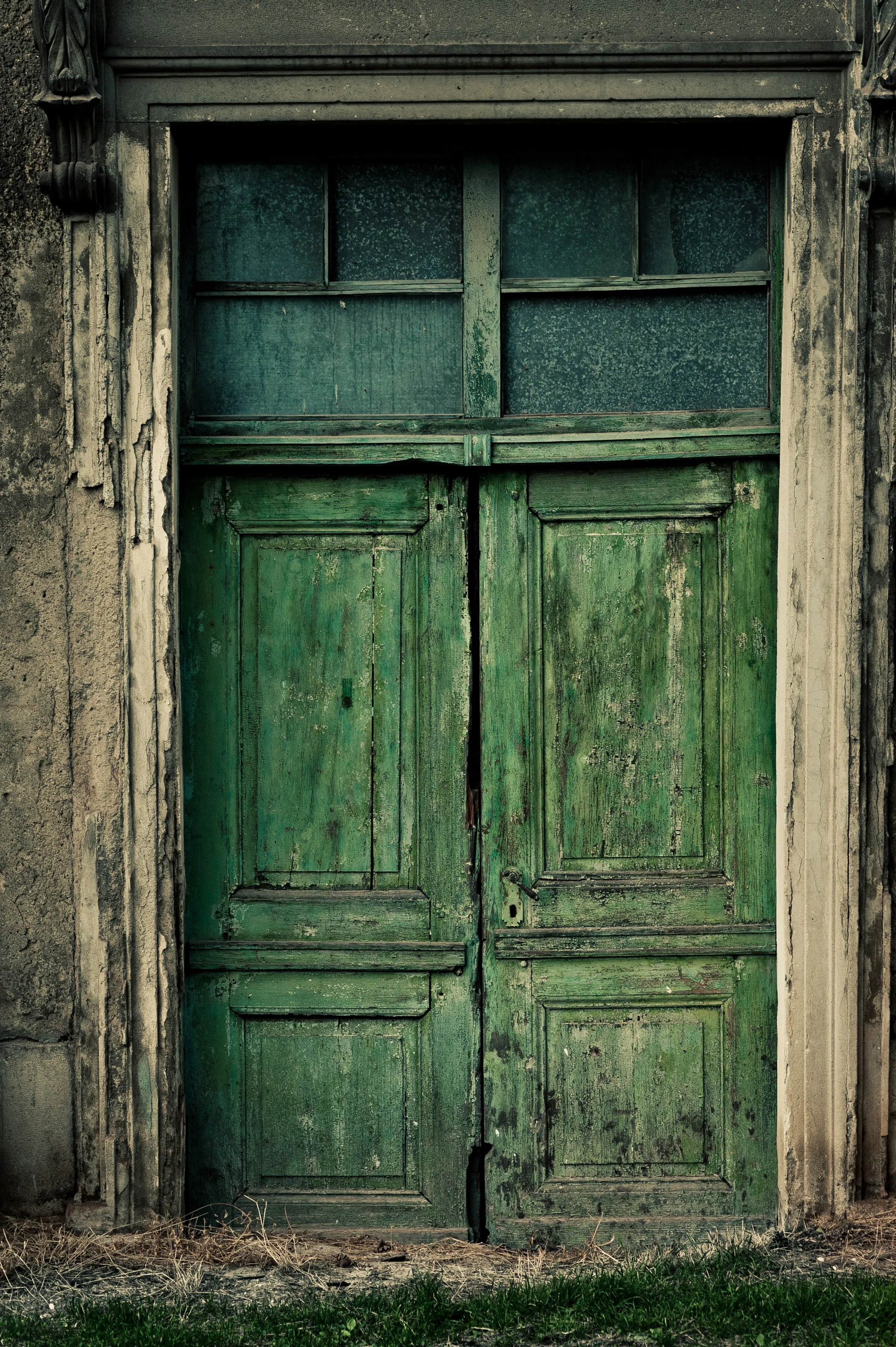 Avant : Remplacement d'une porte d'entrée ancienne